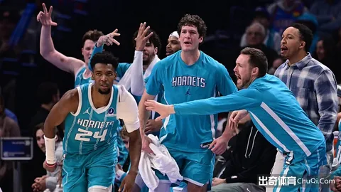 “曼联对战波尔图遭遇惨痛失利，阿莫林警示：曼联恐成队史最差之队”